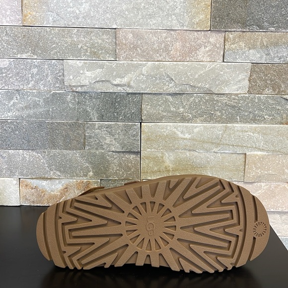 UGG Women's Goldenglow Sandals - Picture 9 of 9